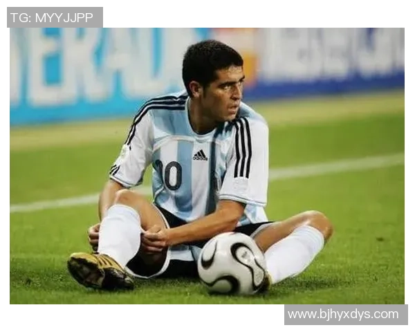 当今足球明星球员现役表现分析与未来发展趋势探讨 当今足球明星球员现役表现分析与未来发展趋势探讨